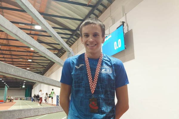 Luka Kvaternik brončani na 200m na dvoranskom prvenstvu države